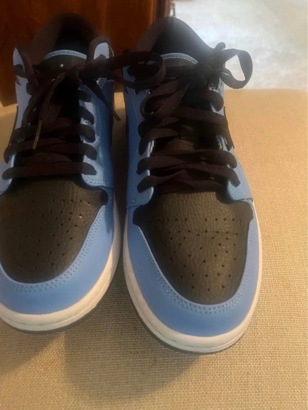 Men's Light Blue and Black Low-Top Sneakers